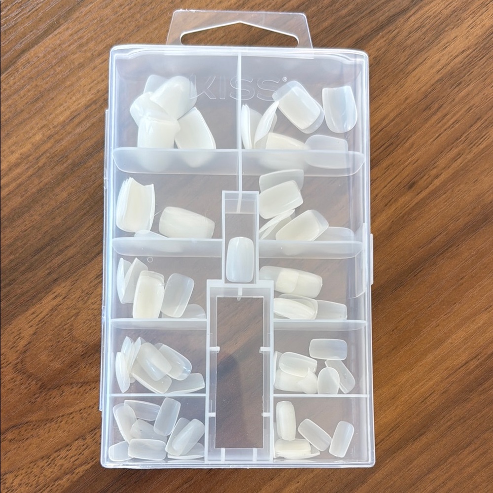 KISS White Nail Tips Set
